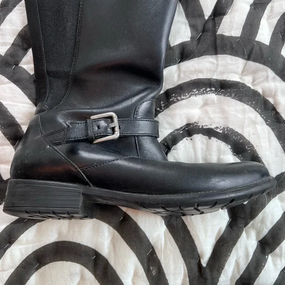 Clarks Black Leather Heeled Boots - Picture 3 of 7